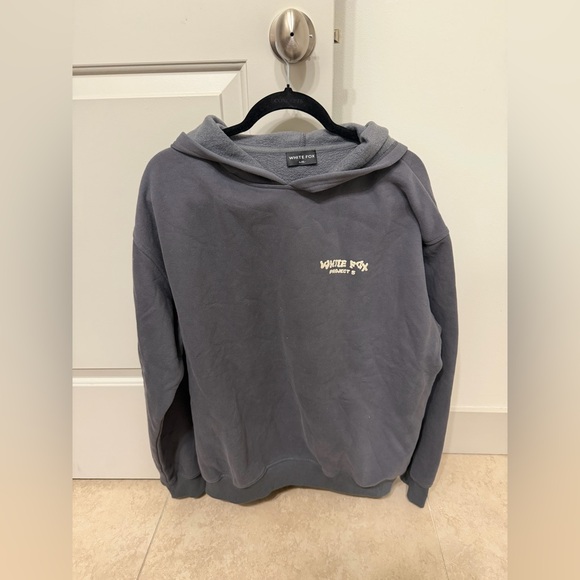 White Fox L/XL Projects Grey Hoodie. 🖤⚡️